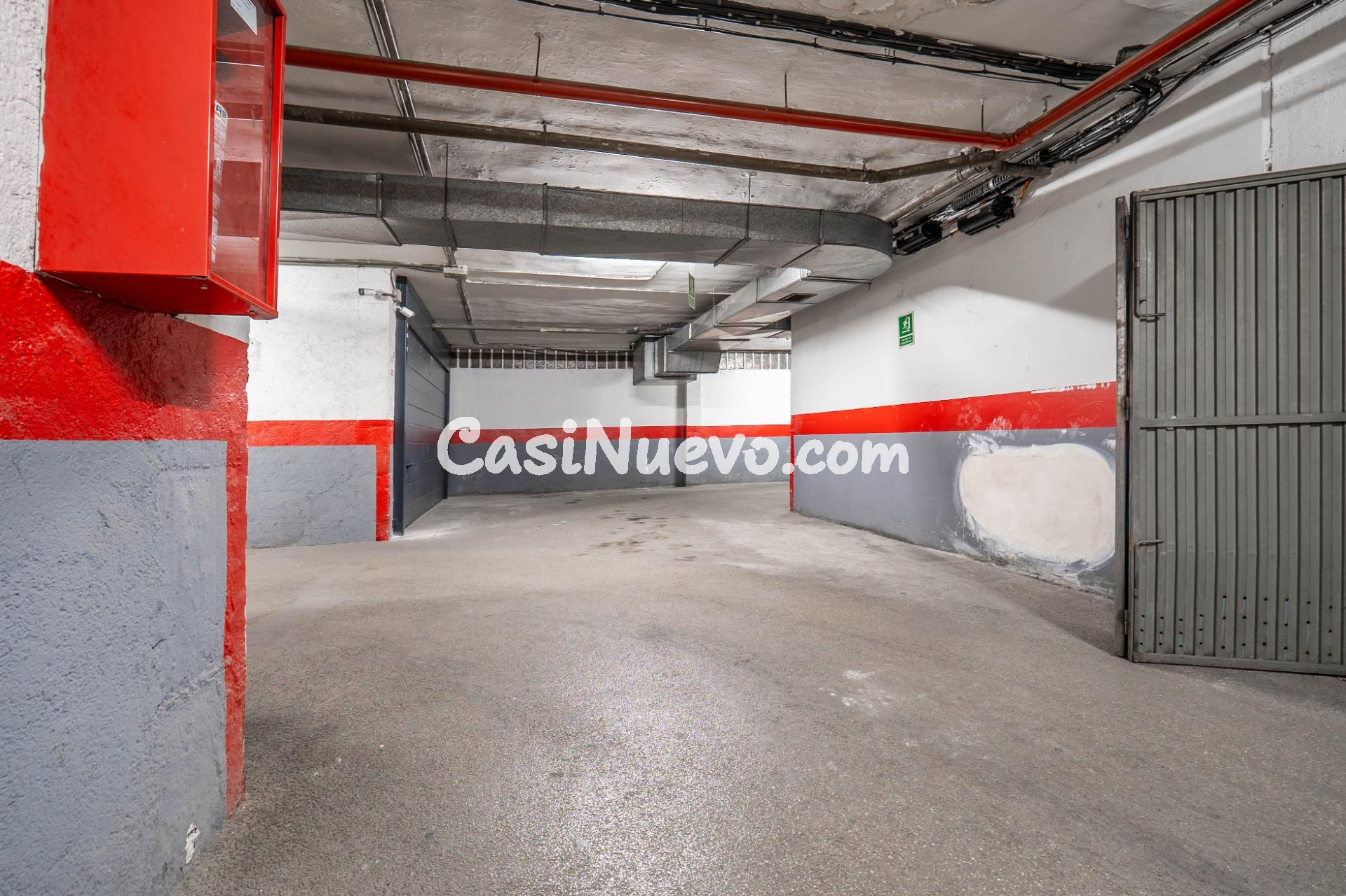 Plaza de garaje cerrado con estanterías en parque Genil cerc - foto 18