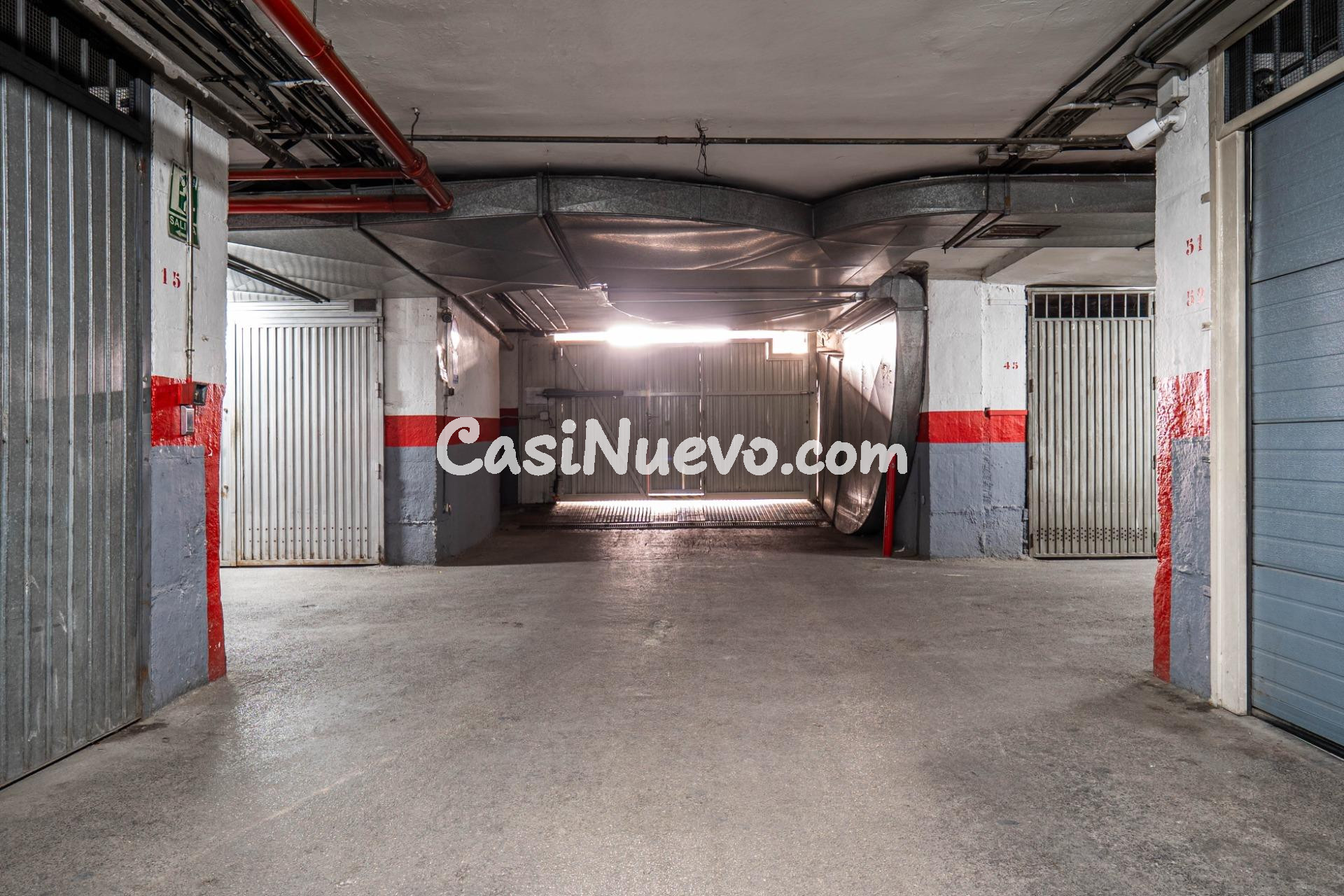 Plaza de garaje cerrado con estanterías en parque Genil cerc - foto 19