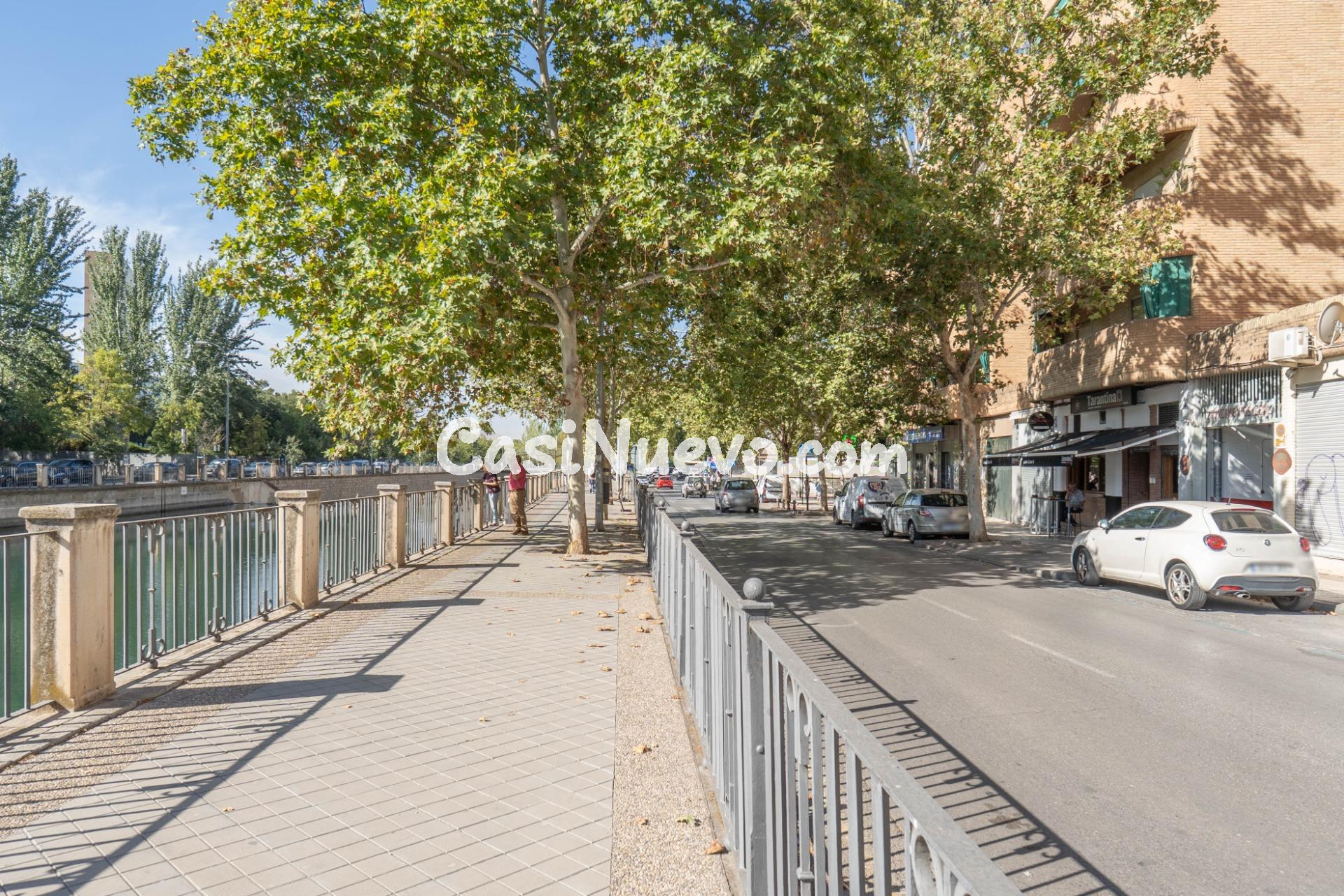 Plaza de garaje cerrado con estanterías en parque Genil cerc - foto 32