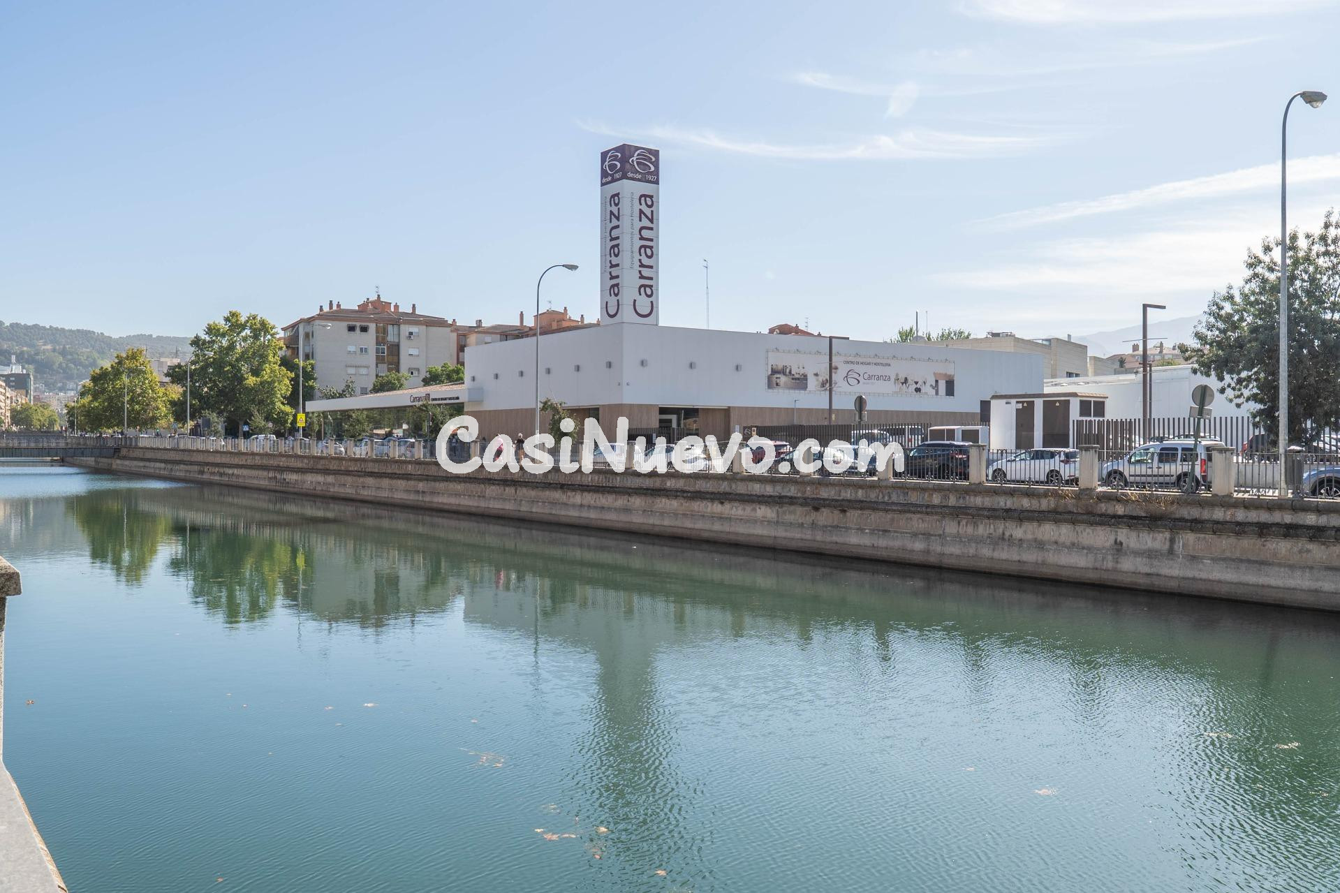 Plaza de garaje cerrado con estanterías en parque Genil cerc - foto 36