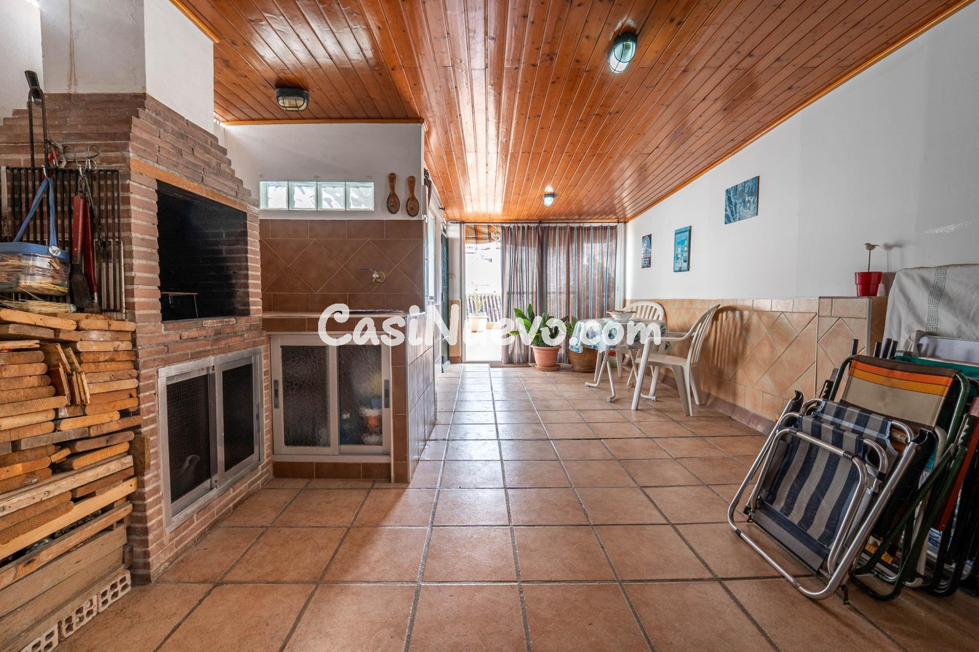 Casa adosada en Salobreña de 3 dormitorios con amplia terraz - foto 2