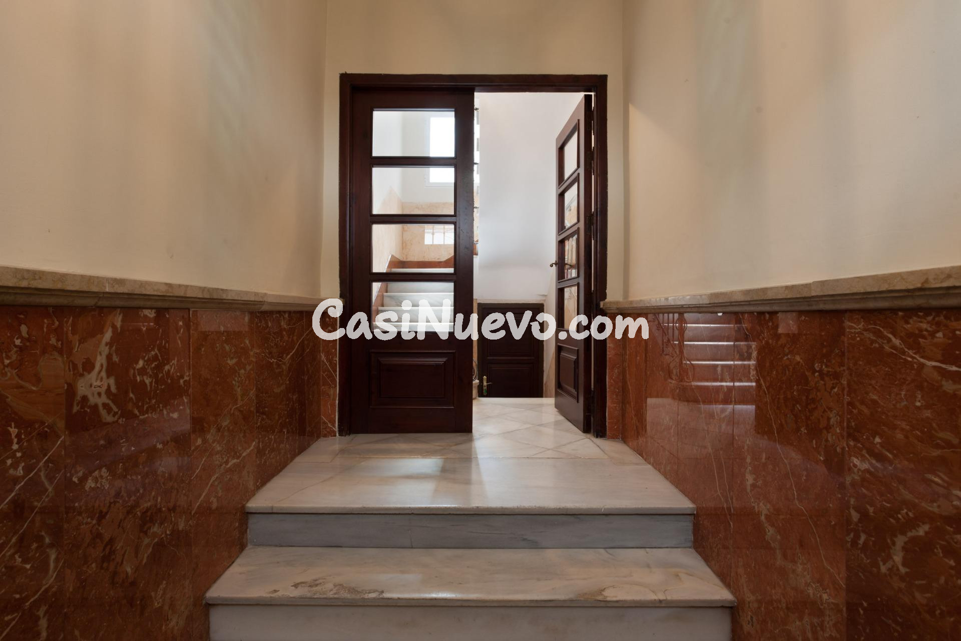 ATENCIÓN INVERSORES!! Magnífico Edificio en pleno Centro de  - foto 37