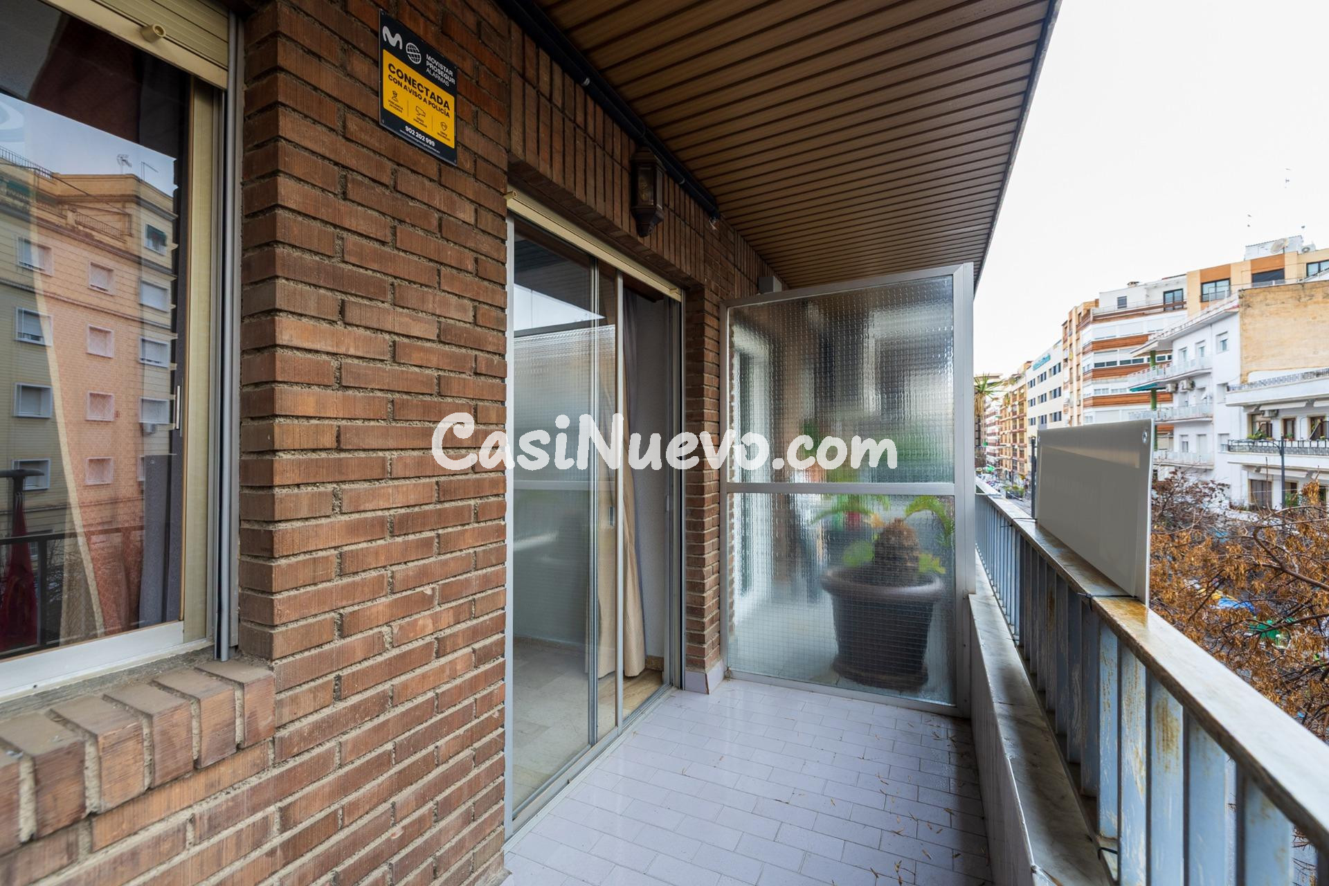 TU NUEVO PISO EN ALHAMAR TE ESTA ESPERANDO - foto 2