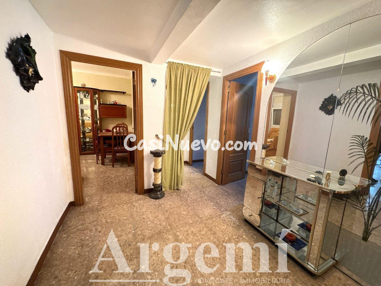 Piso en VENTA en Barcelona zona El Congrés i els Indians - foto 2