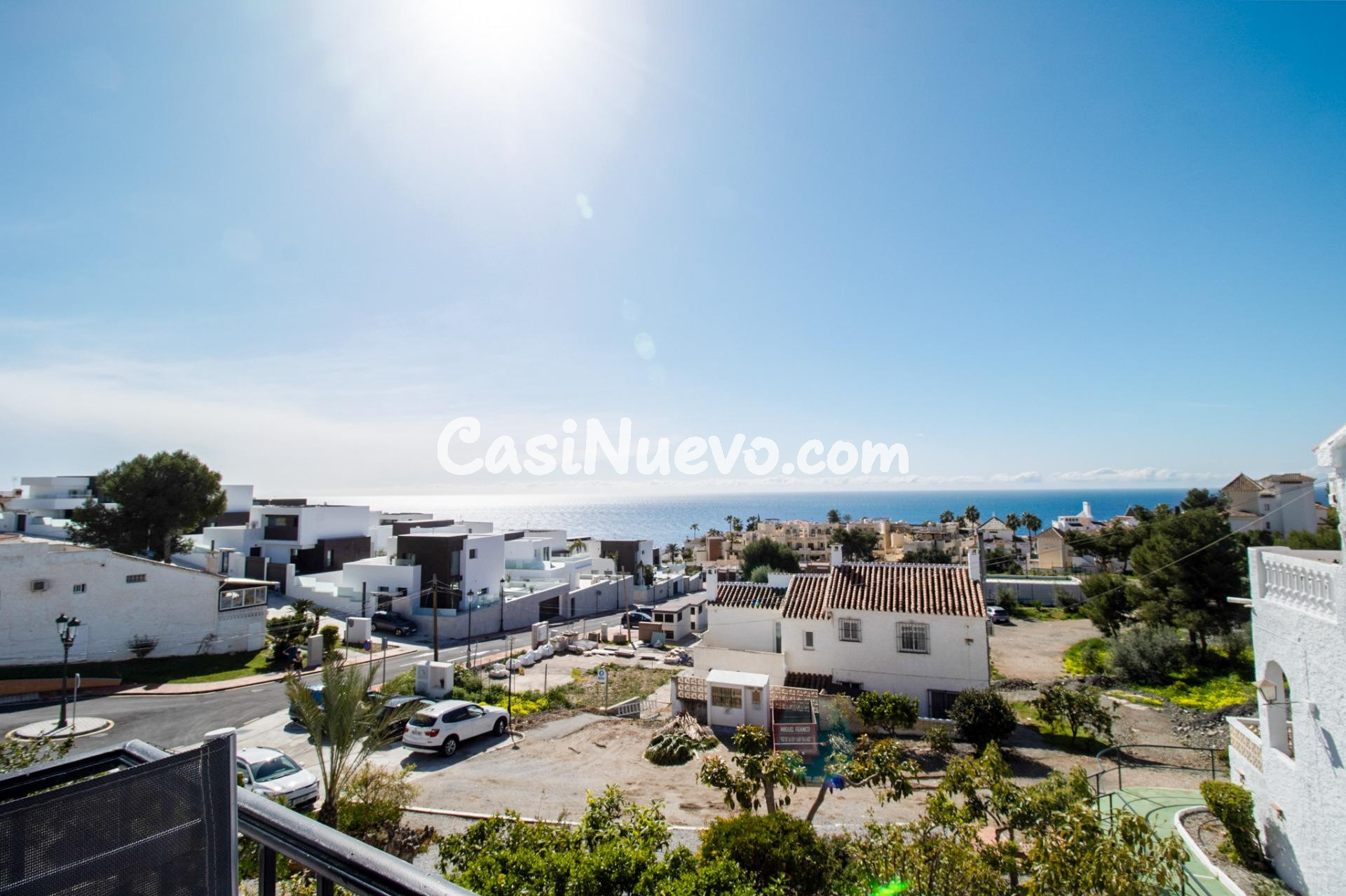 Casa adosada de esquina con piscina privada y vistas al mar - foto 2
