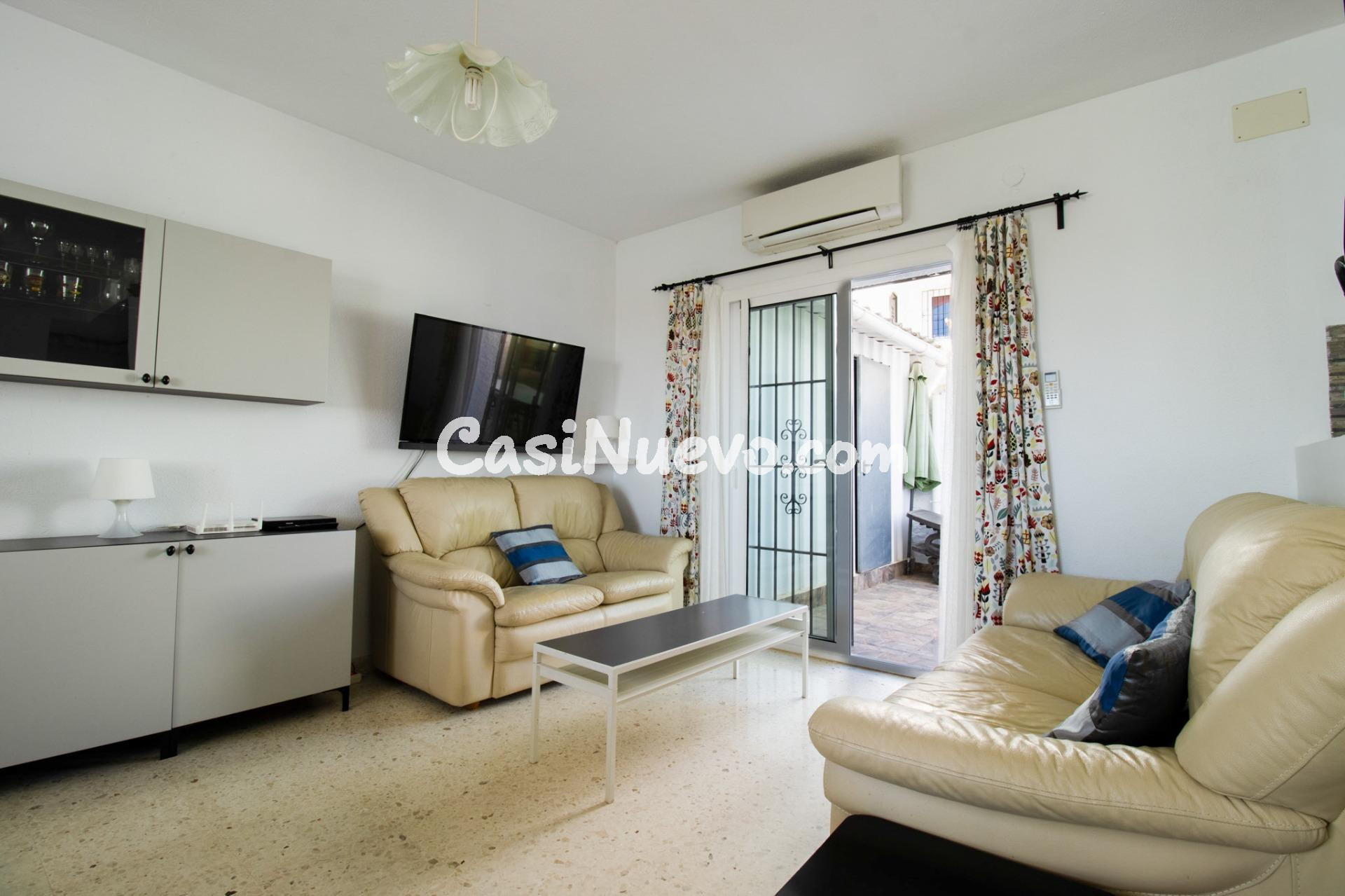 Casa adosada de esquina con piscina privada y vistas al mar - foto 9