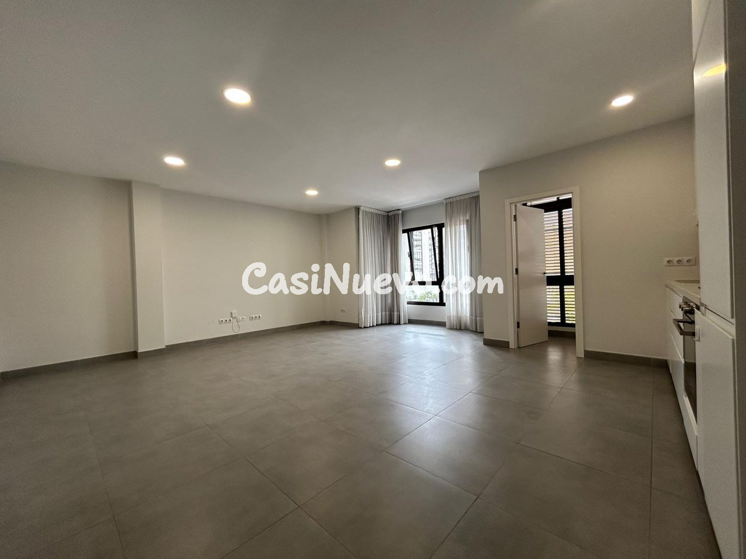 Alquiler en calle León y Castillo. - foto 2