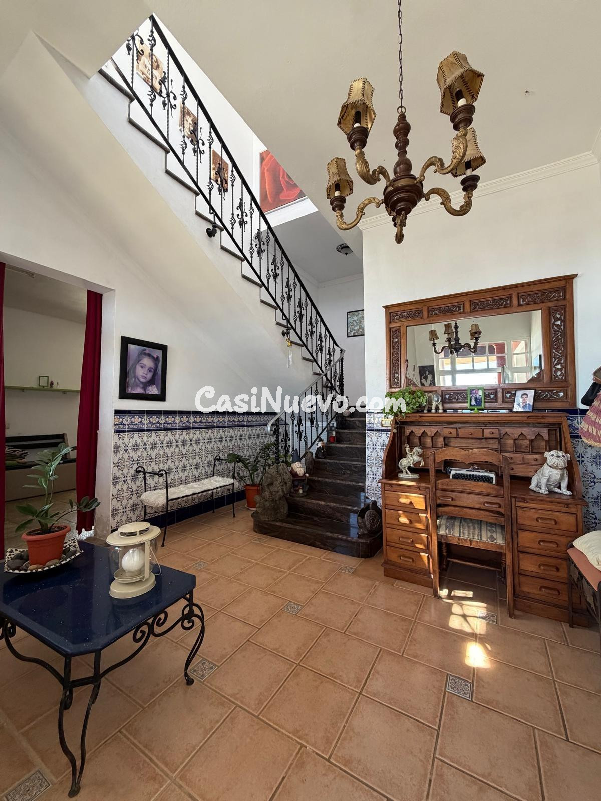 Amplia casa familiar con terrazas, vistas y gran garaje en C - foto 9