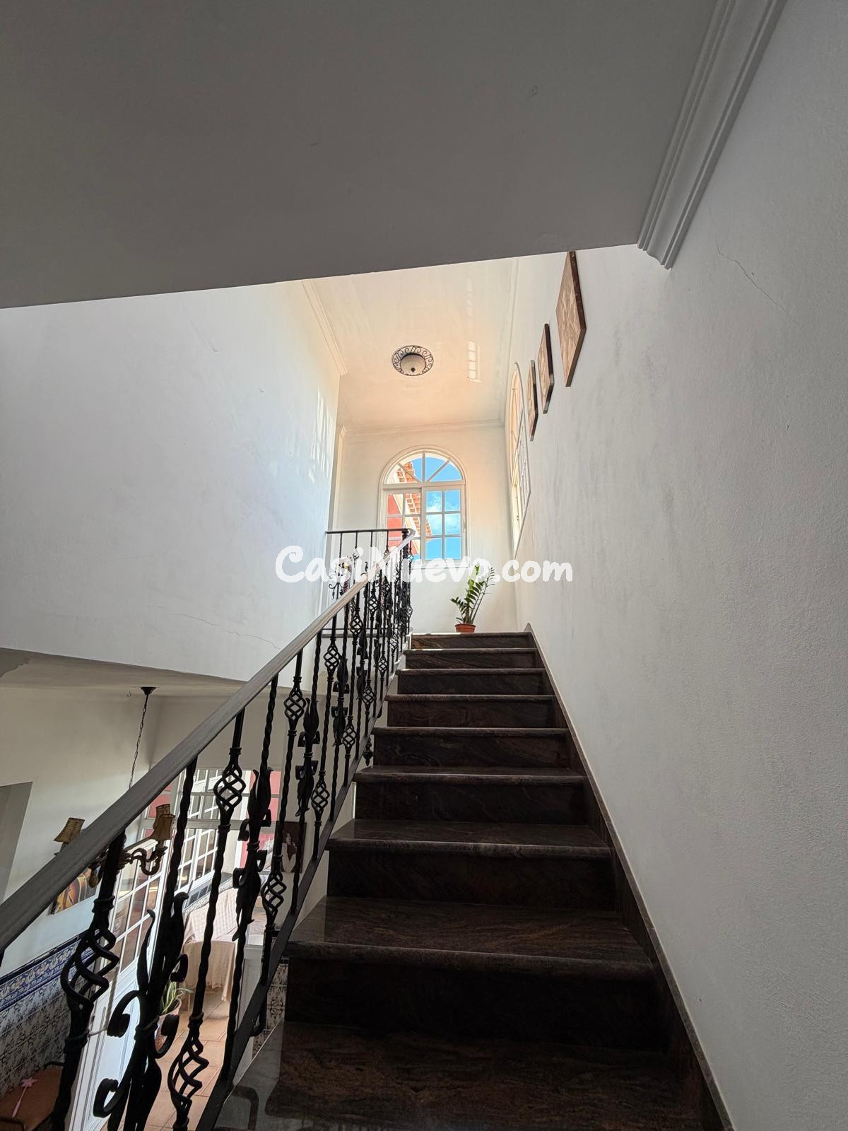 Amplia casa familiar con terrazas, vistas y gran garaje en C - foto 15