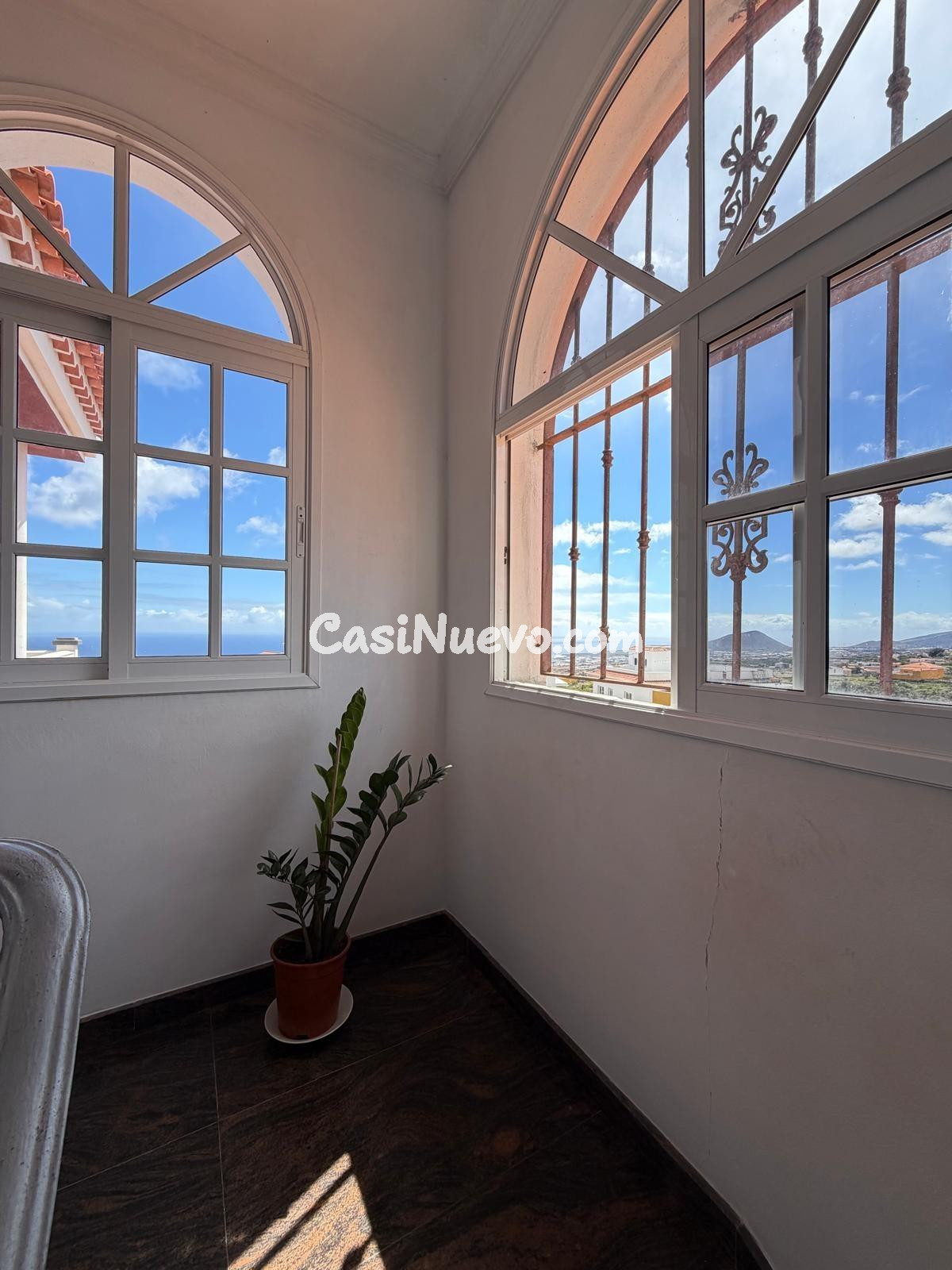 Amplia casa familiar con terrazas, vistas y gran garaje en C - foto 16