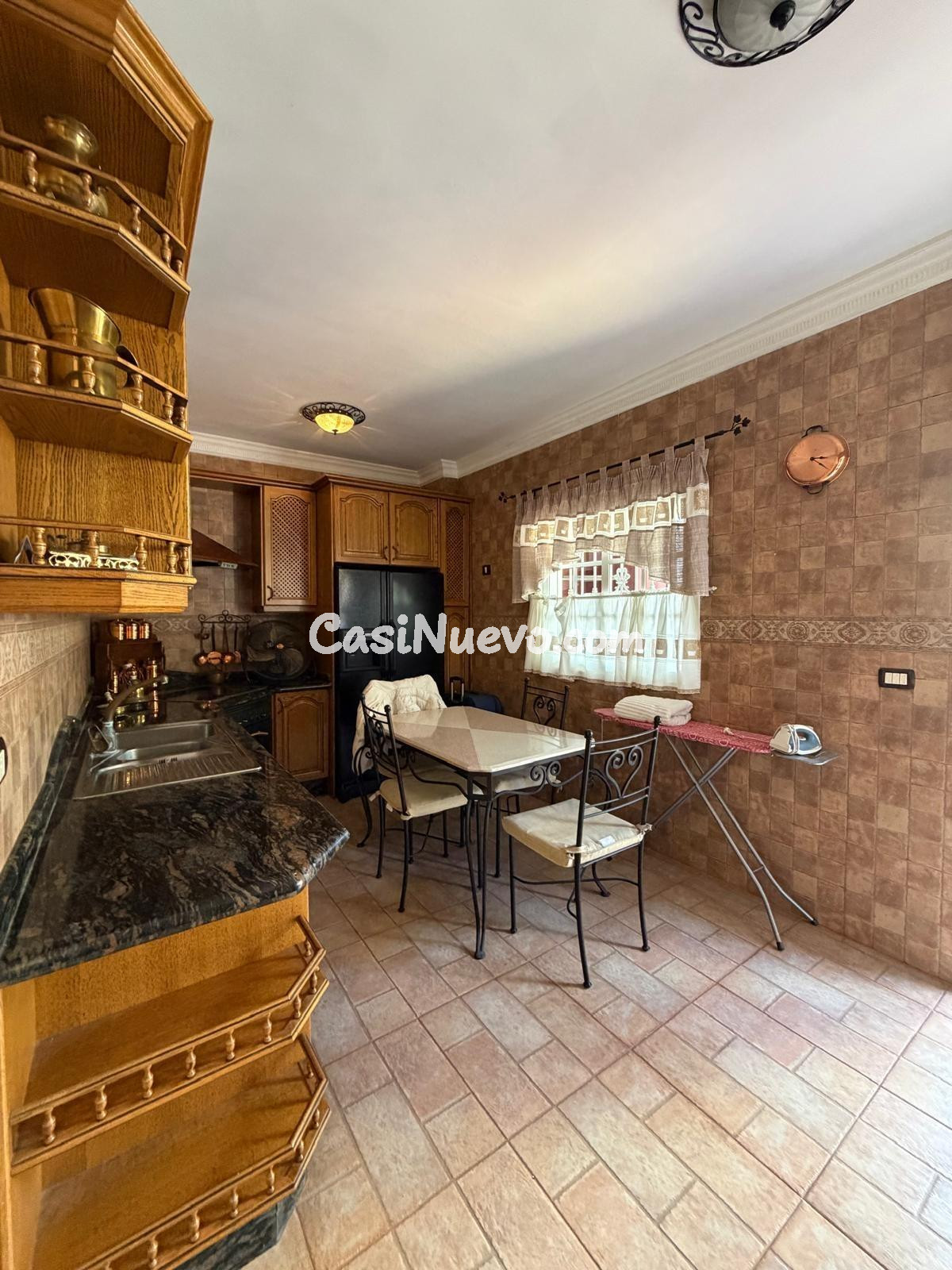 Amplia casa familiar con terrazas, vistas y gran garaje en C - foto 33