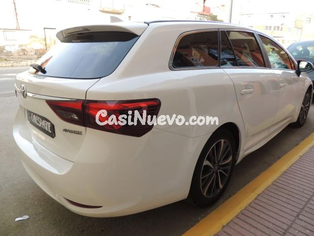 TOYOTA - Avensis -  2.0 D-4D Wagon Lounge - foto 14