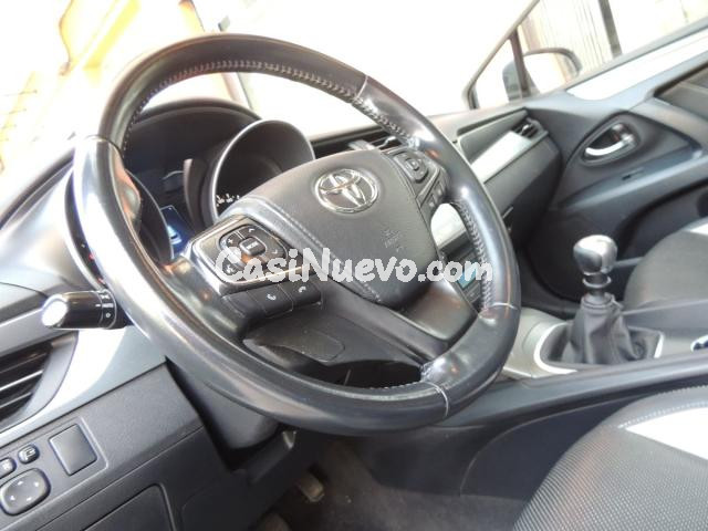 TOYOTA - Avensis -  2.0 D-4D Wagon Lounge - foto 15