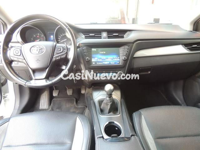 TOYOTA - Avensis -  2.0 D-4D Wagon Lounge - foto 24