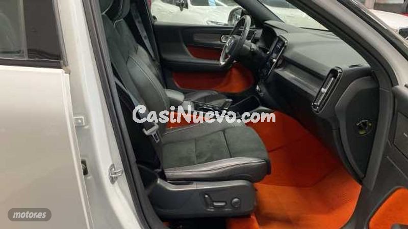 Volvo XC40 - foto 18