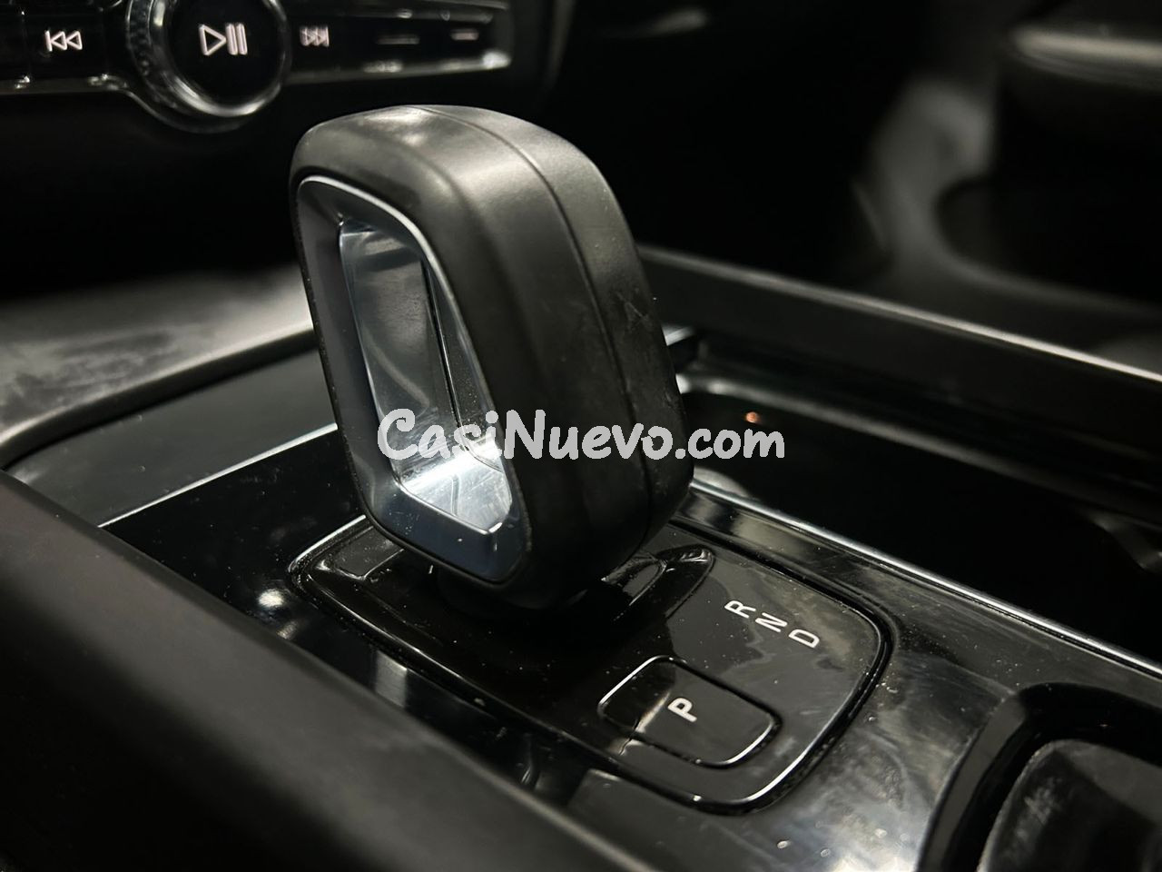 Volvo V60 Momentum Pro - foto 12