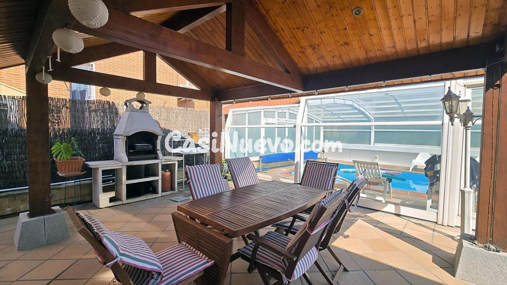 ¡EN VENTA CON ALTA RENTABILIDAD! CHALET PAREADO EN VILLANUEV - foto 2