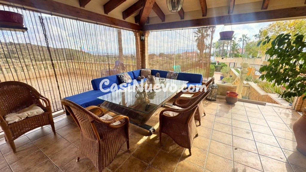 Chalet con parcela de 1.075 m², piscina y vistas a Alicante  - foto 12