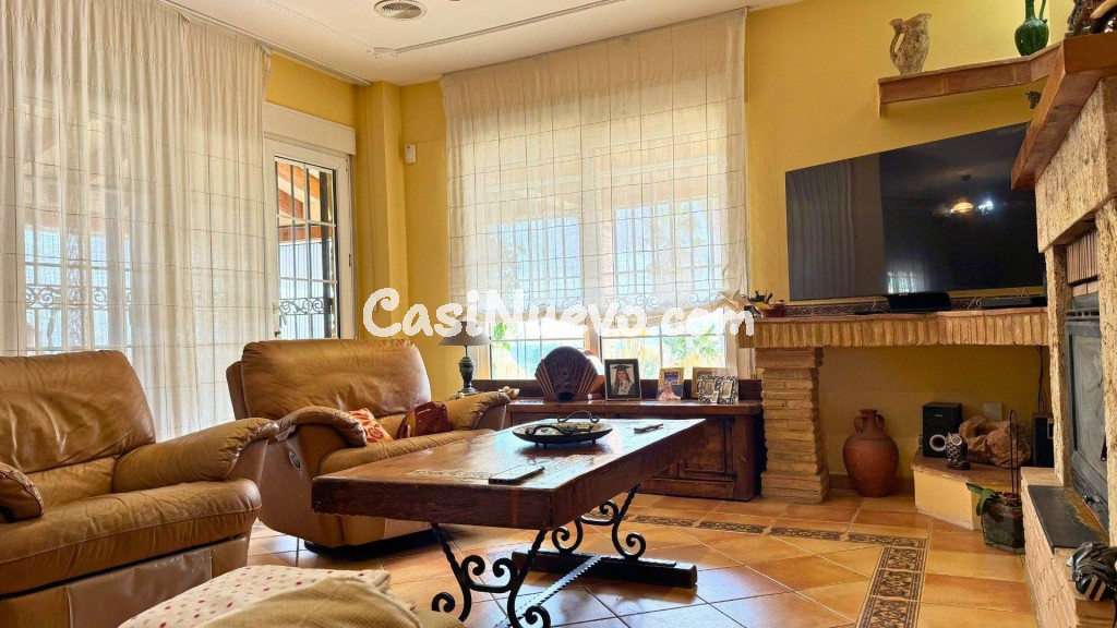 Chalet con parcela de 1.075 m², piscina y vistas a Alicante  - foto 14