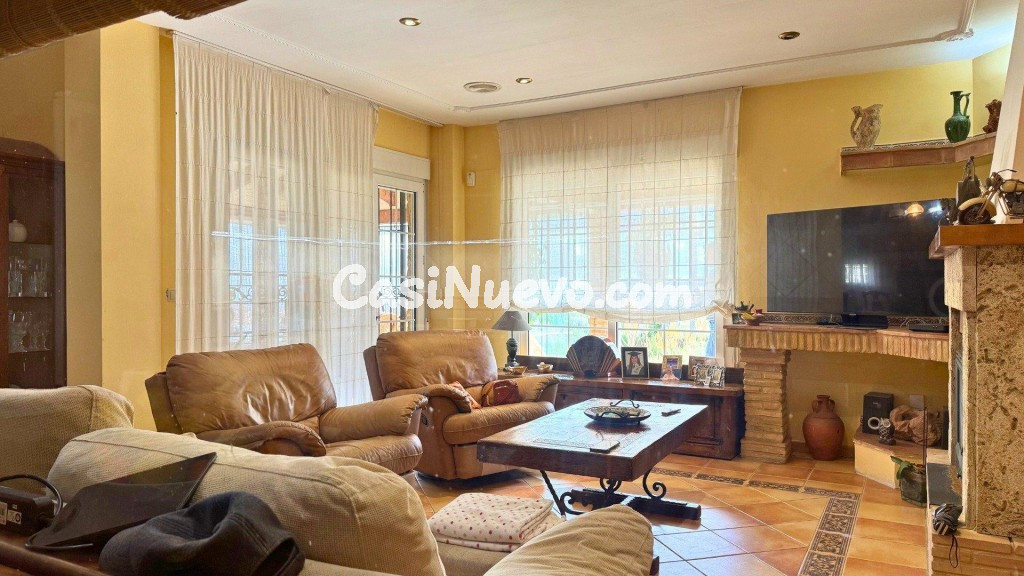 Chalet con parcela de 1.075 m², piscina y vistas a Alicante  - foto 16