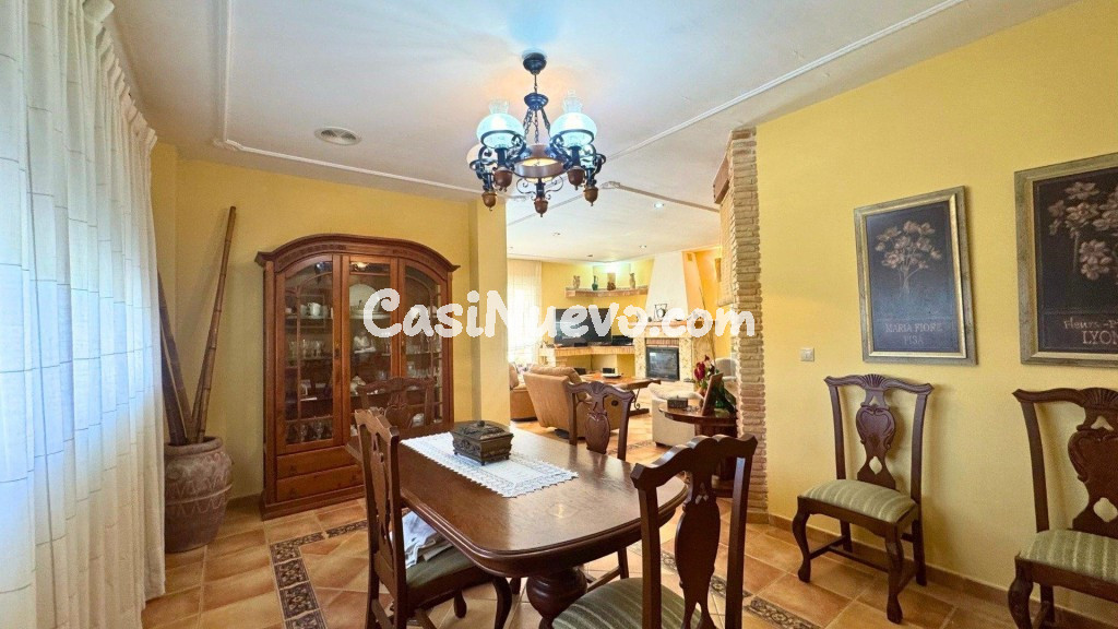 Chalet con parcela de 1.075 m², piscina y vistas a Alicante  - foto 17