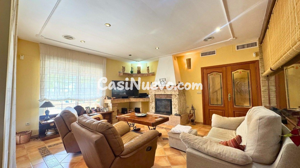 Chalet con parcela de 1.075 m², piscina y vistas a Alicante  - foto 18