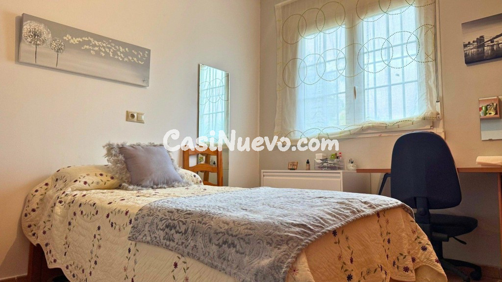 Chalet con parcela de 1.075 m², piscina y vistas a Alicante  - foto 25