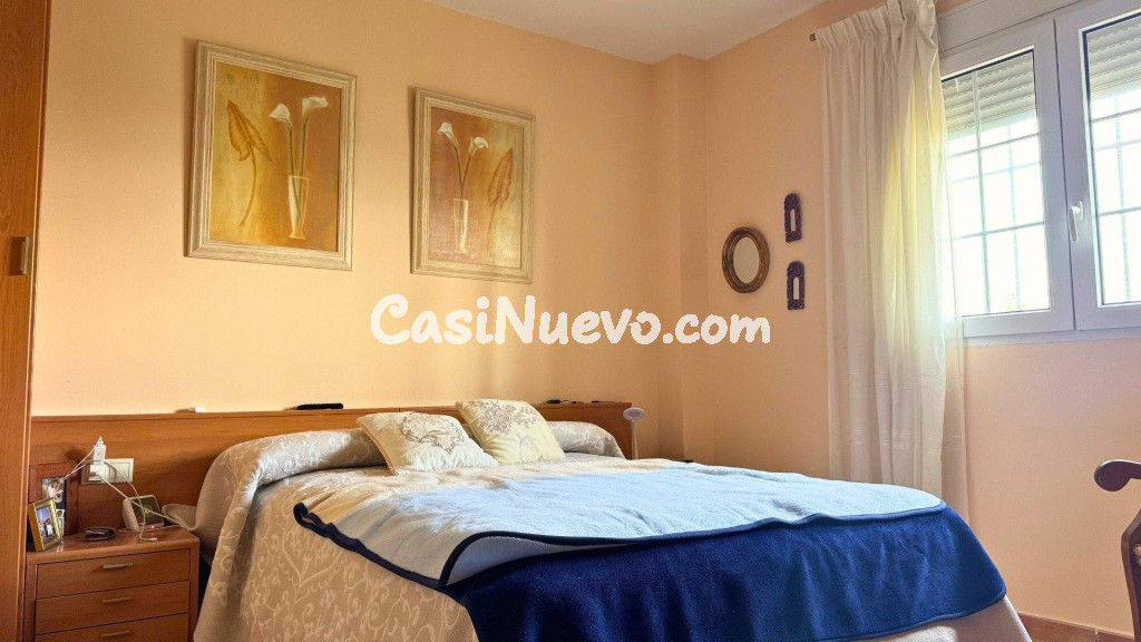 Chalet con parcela de 1.075 m², piscina y vistas a Alicante  - foto 26