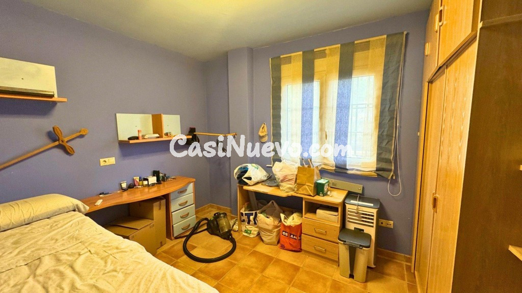 Chalet con parcela de 1.075 m², piscina y vistas a Alicante  - foto 27