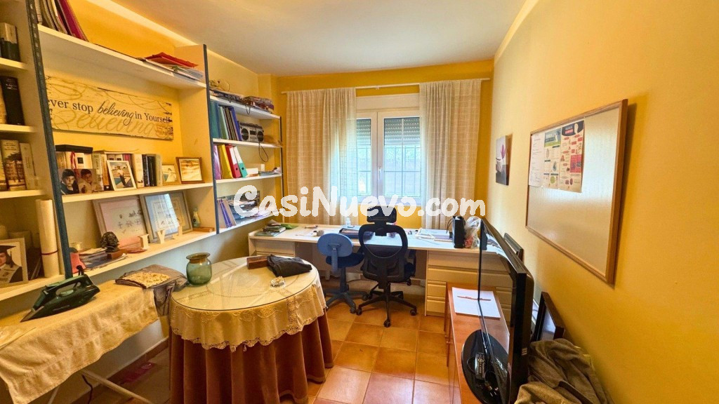 Chalet con parcela de 1.075 m², piscina y vistas a Alicante  - foto 28