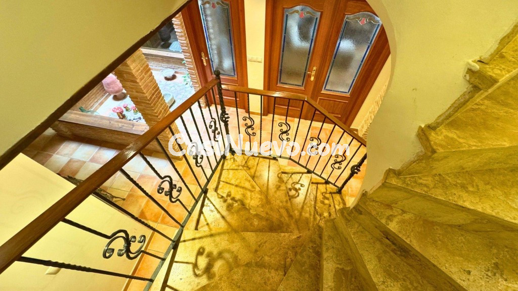 Chalet con parcela de 1.075 m², piscina y vistas a Alicante  - foto 30