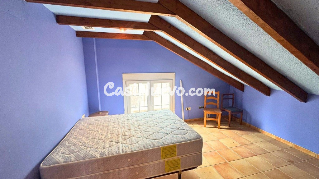 Chalet con parcela de 1.075 m², piscina y vistas a Alicante  - foto 35