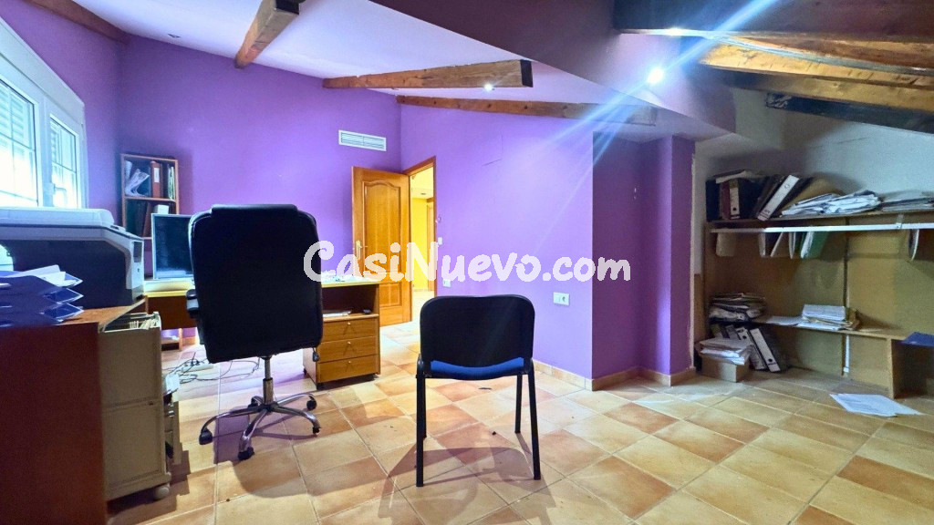Chalet con parcela de 1.075 m², piscina y vistas a Alicante  - foto 36