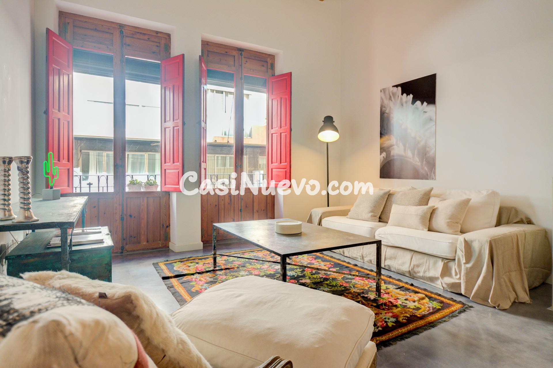 Piso rehabilitado de 2 habitaciones y techos altos en el cen