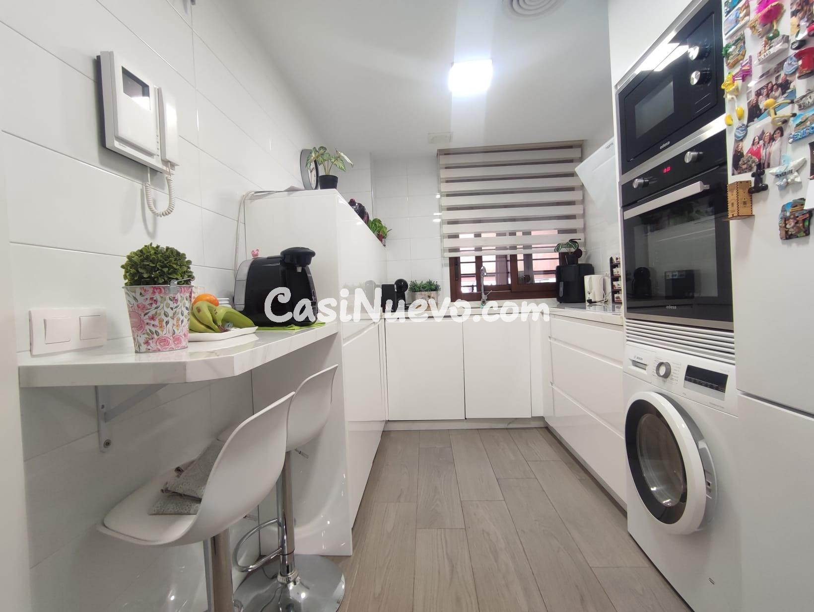 ESTUPENDA VIVIENDA EN NUEVO ZOCO, CON MAGNÍFICO PORCHE, PISC - foto 12