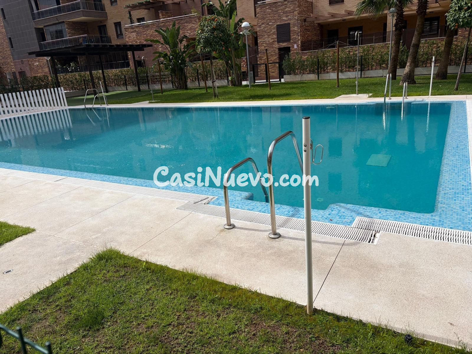 ESTUPENDA VIVIENDA EN NUEVO ZOCO, CON MAGNÍFICO PORCHE, PISC - foto 35