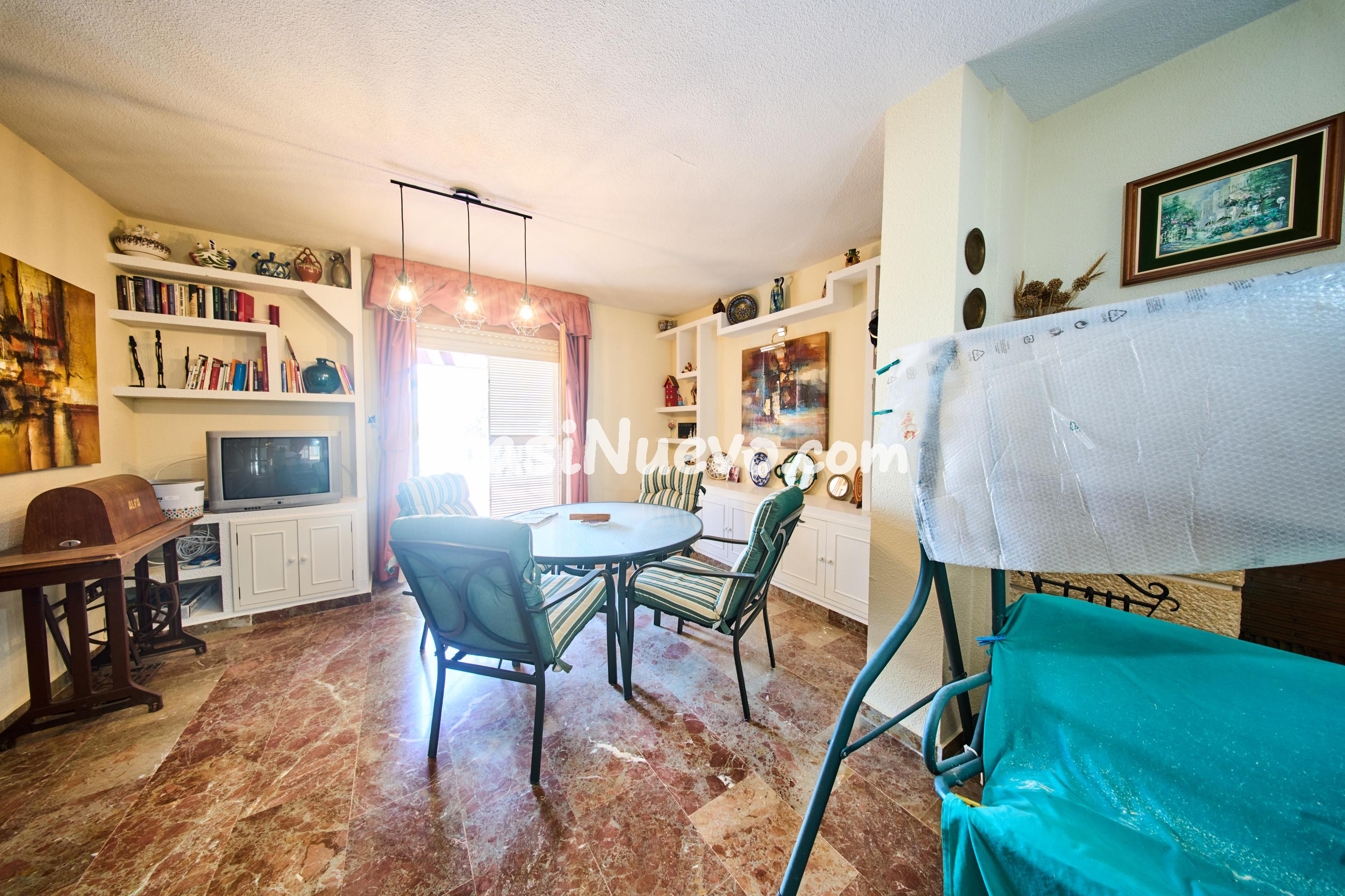 Chalet independiente en Villa de OTURA - foto 2