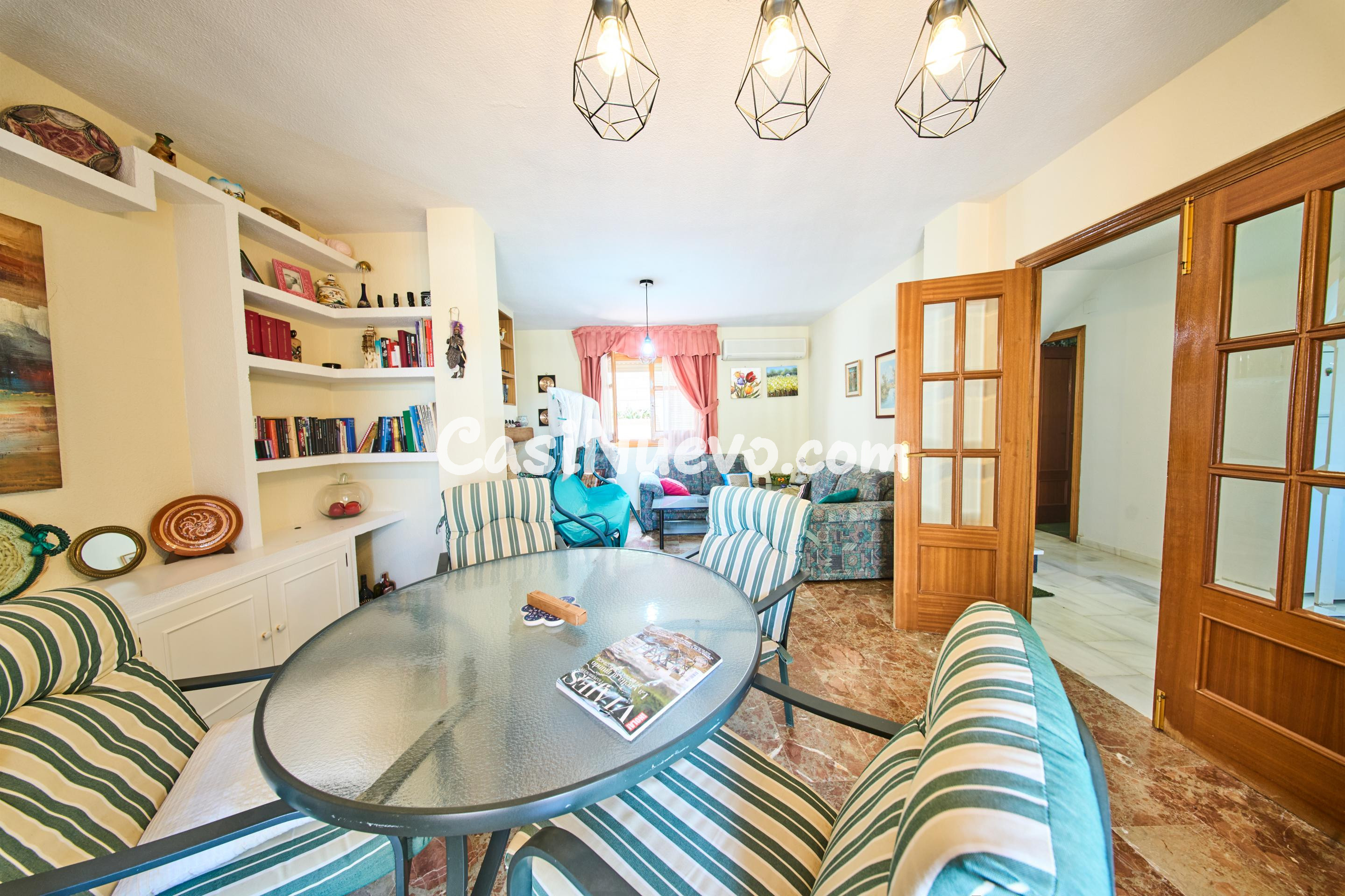 Chalet independiente en Villa de OTURA - foto 3