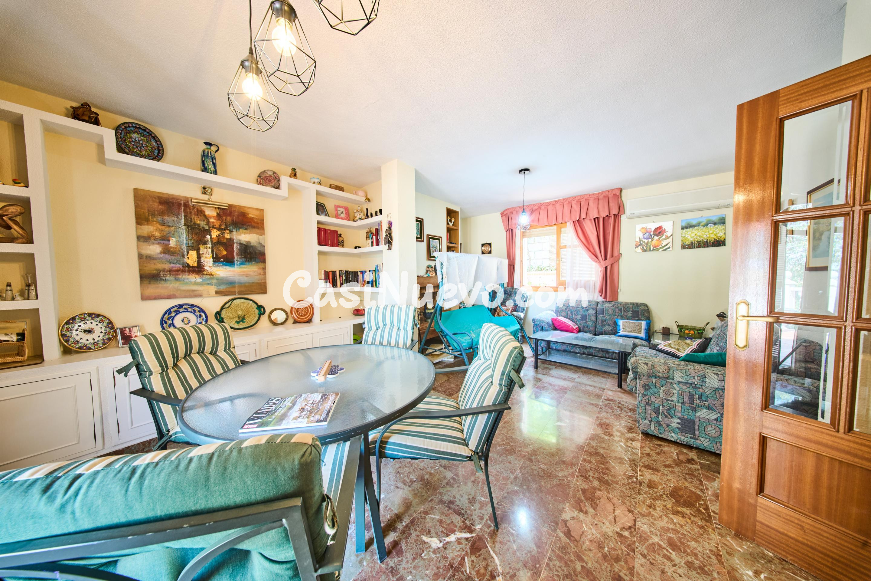 Chalet independiente en Villa de OTURA - foto 4