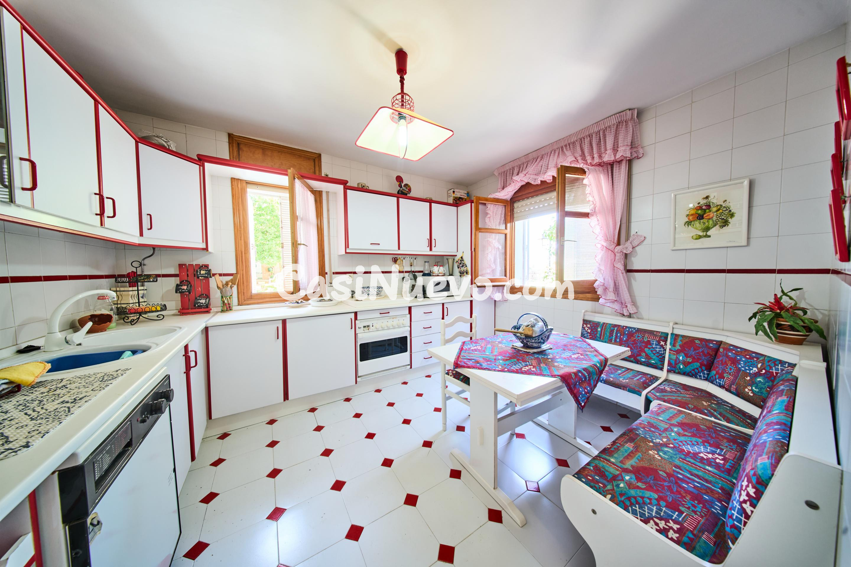 Chalet independiente en Villa de OTURA - foto 7