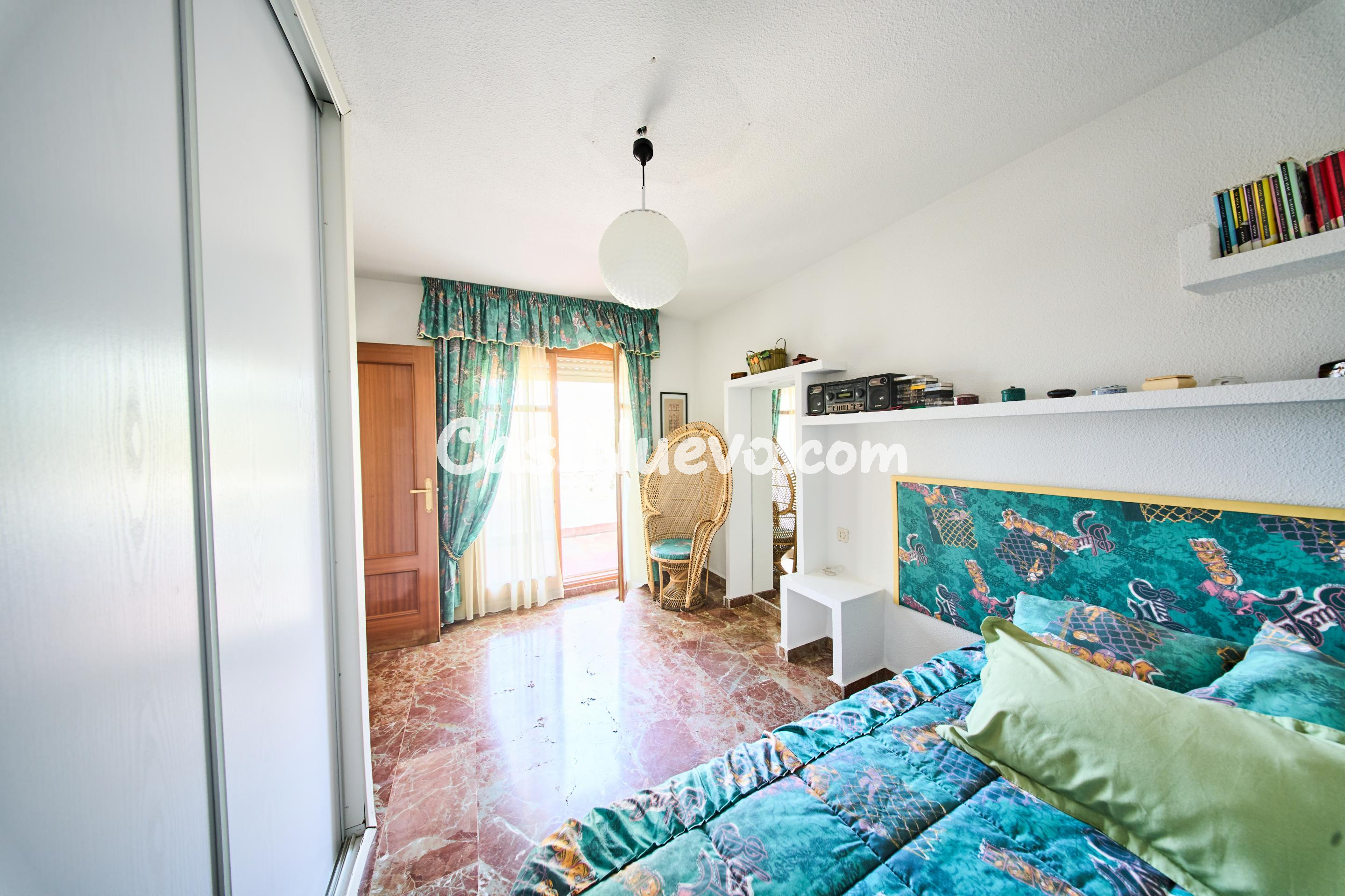 Chalet independiente en Villa de OTURA - foto 14