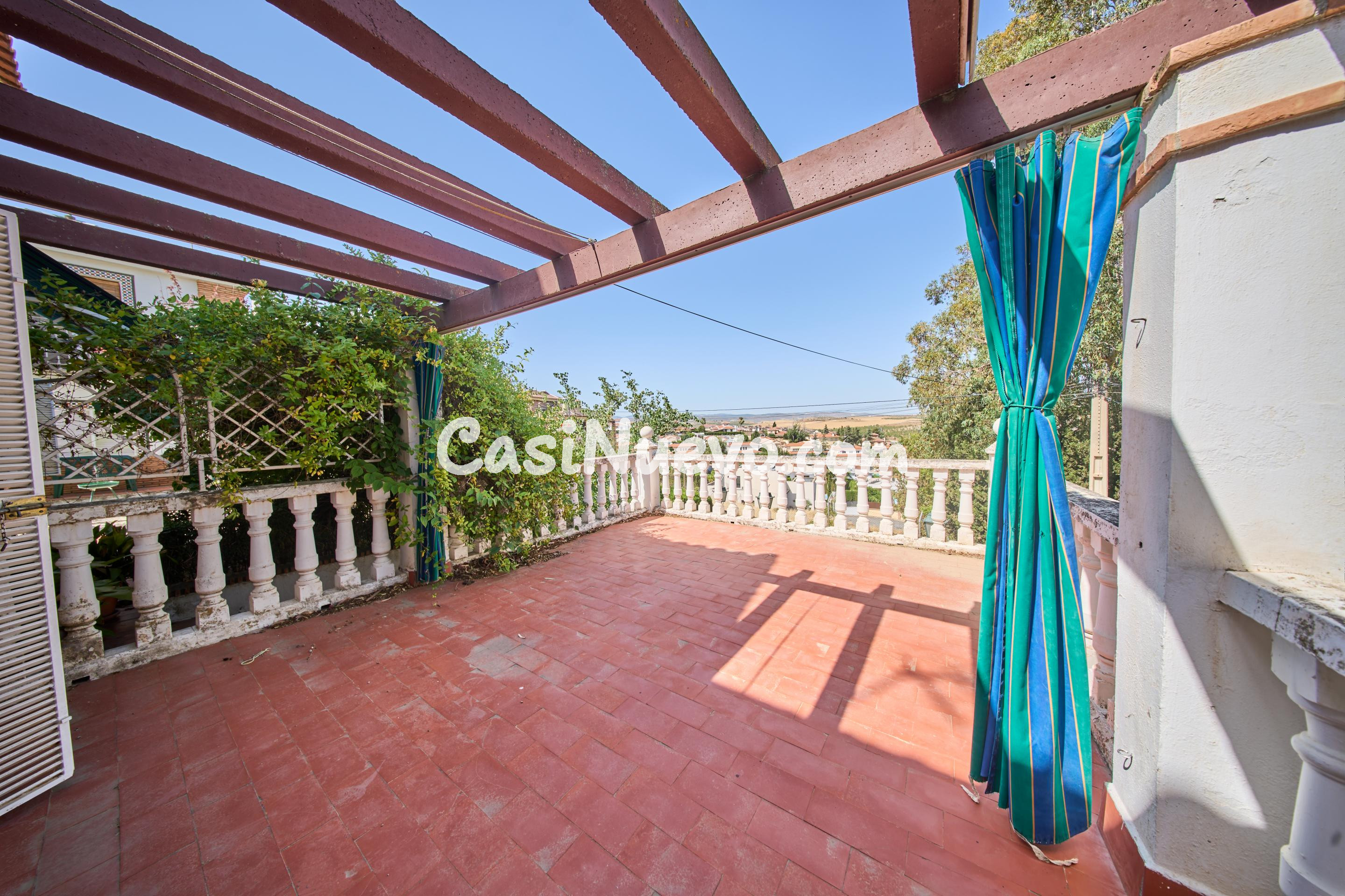 Chalet independiente en Villa de OTURA - foto 20