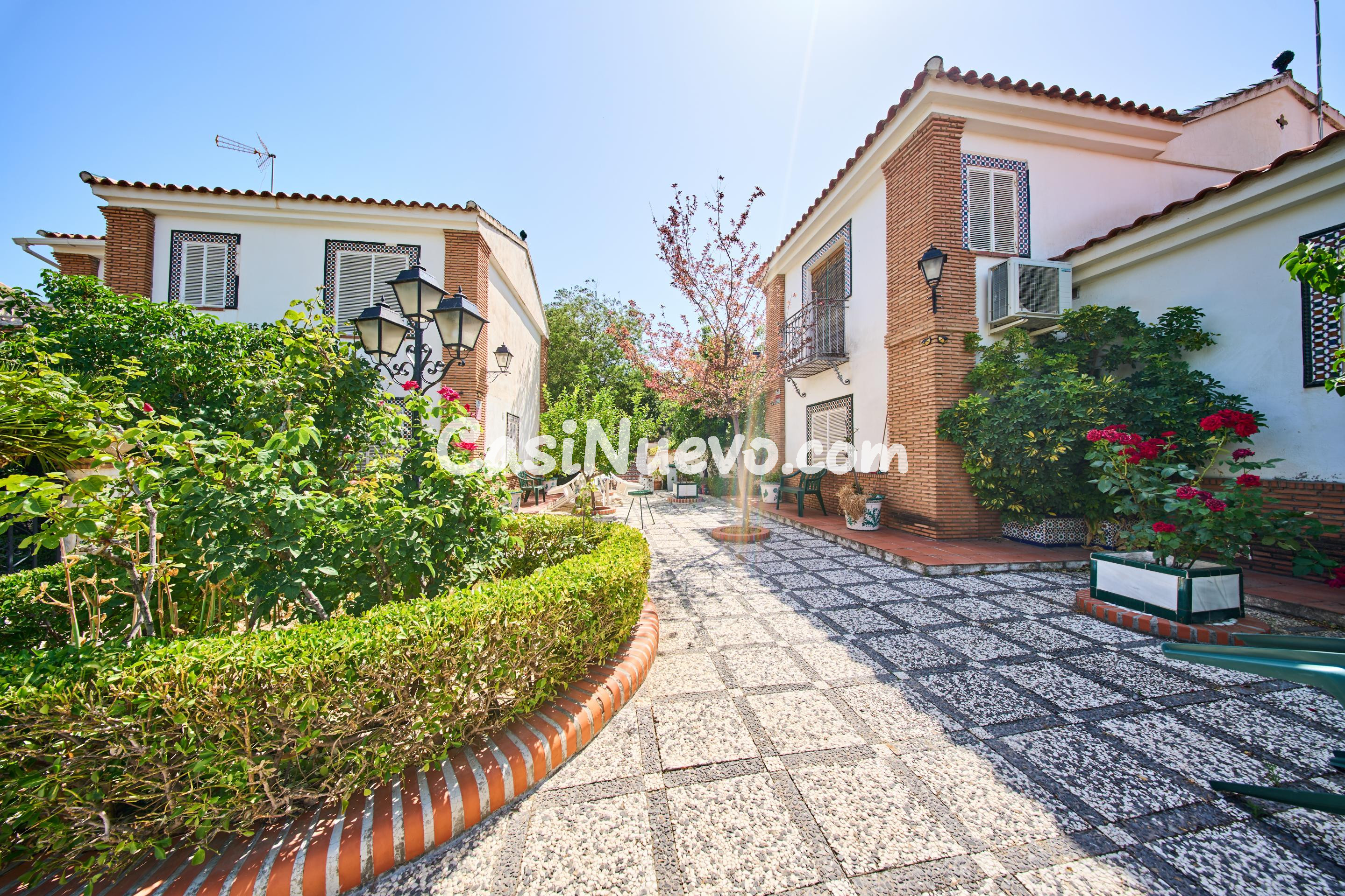 Chalet independiente en Villa de OTURA - foto 28