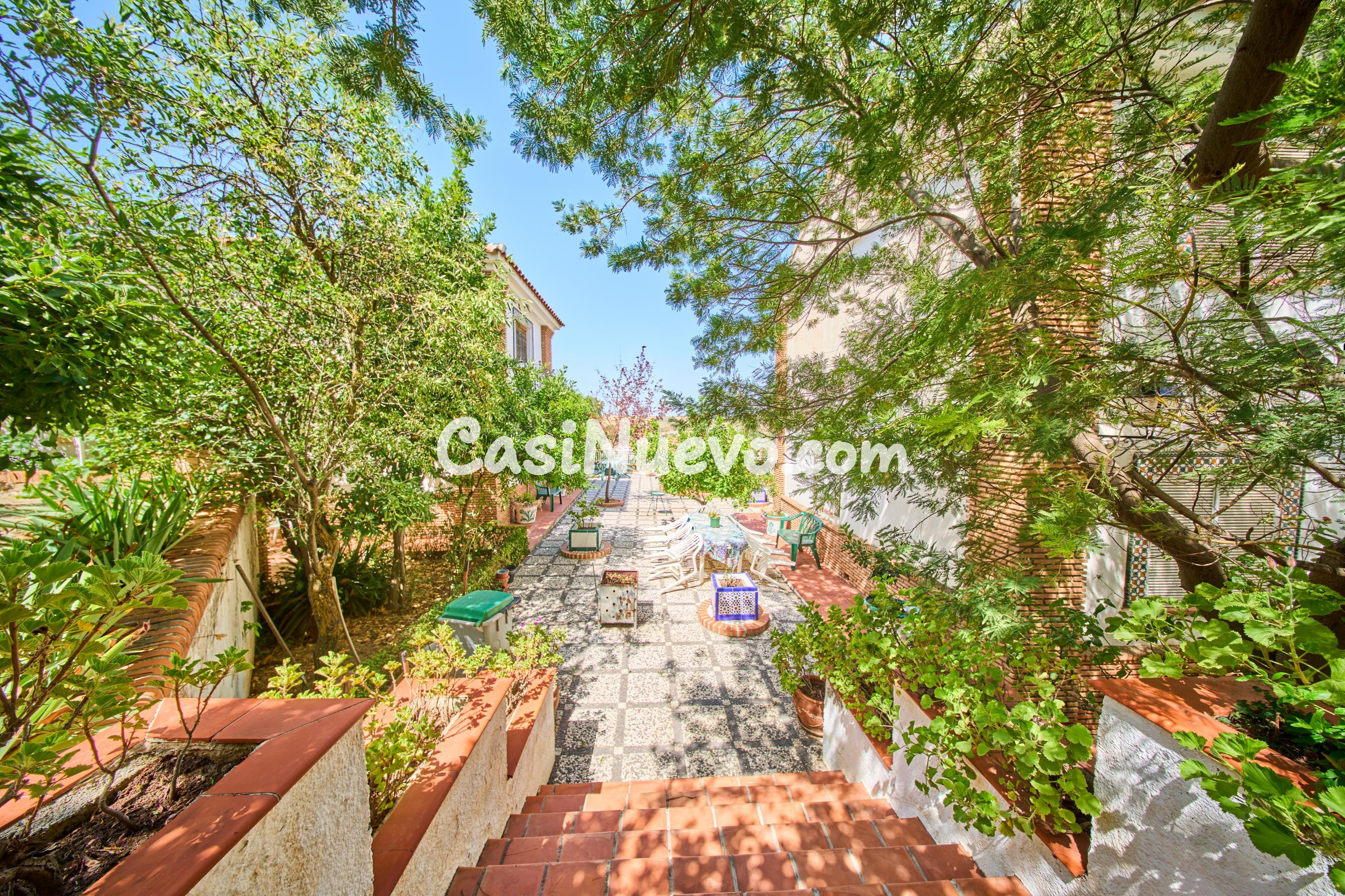 Chalet independiente en Villa de OTURA - foto 35