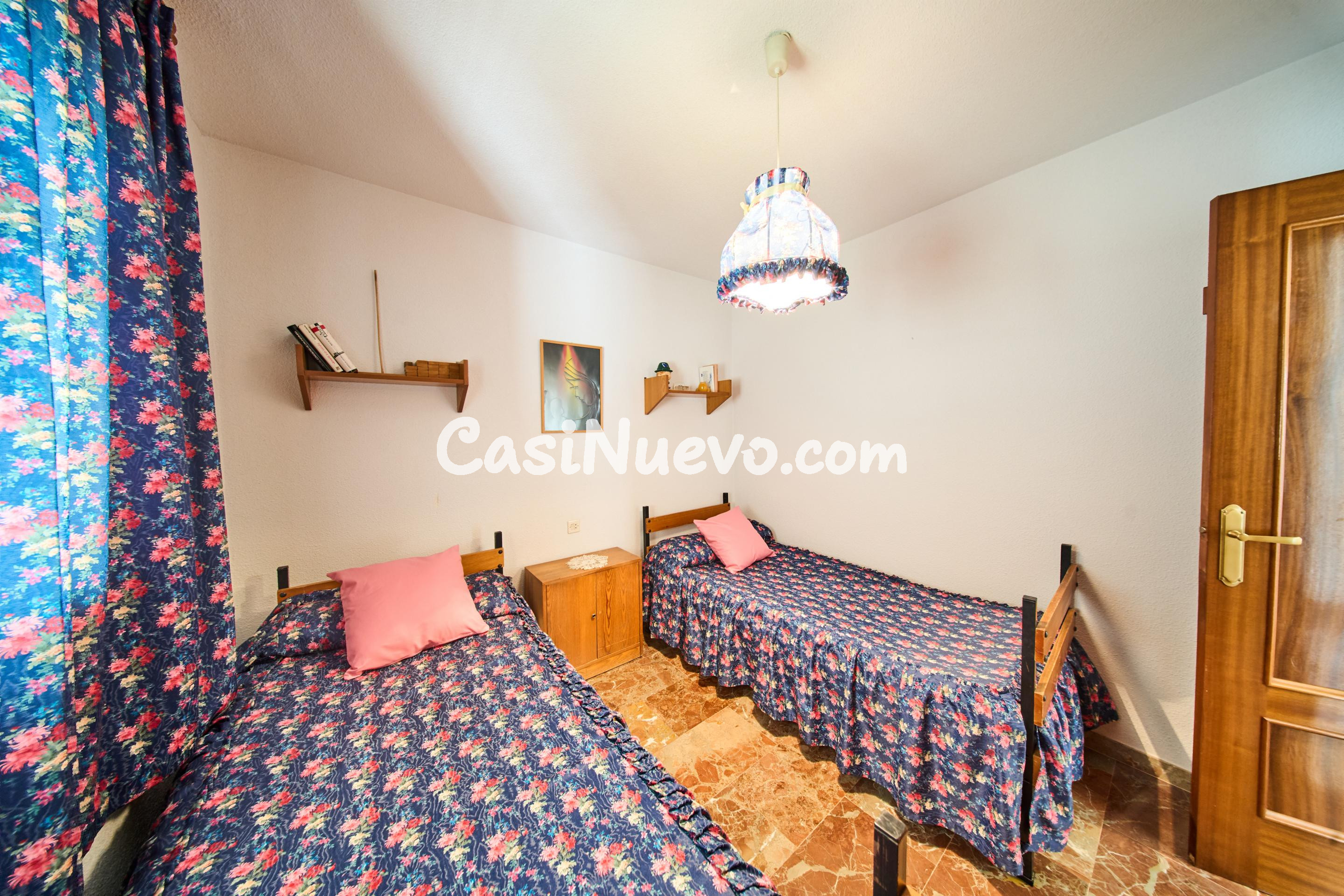 Chalet independiente en Villa de OTURA - foto 42