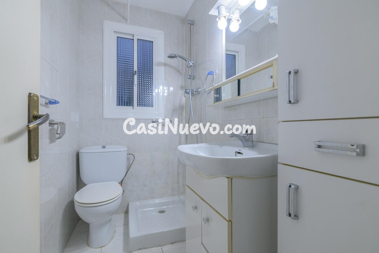 ¡Oportunidad por zona y precio! Piso junto al Hospital Sant  - foto 9