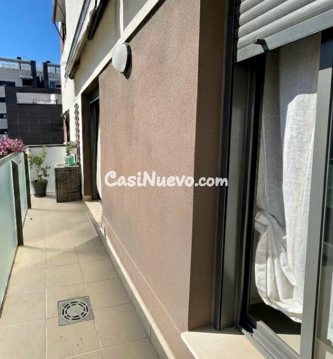 A.  Piso moderno en zona Hipercor – Garaje, piscina y terraz - foto 3