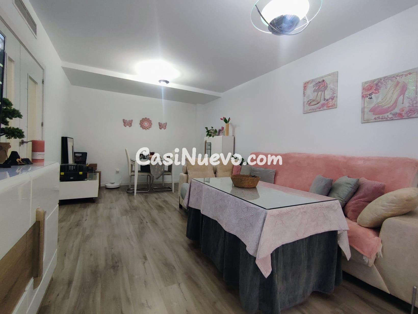 D. ESTUPENDA VIVIENDA EN NUEVO ZOCO, CON MAGNÍFICO Y GRAN PATIO (PORCHE), PISCINA, COCHERA, TRASTERO!!!!