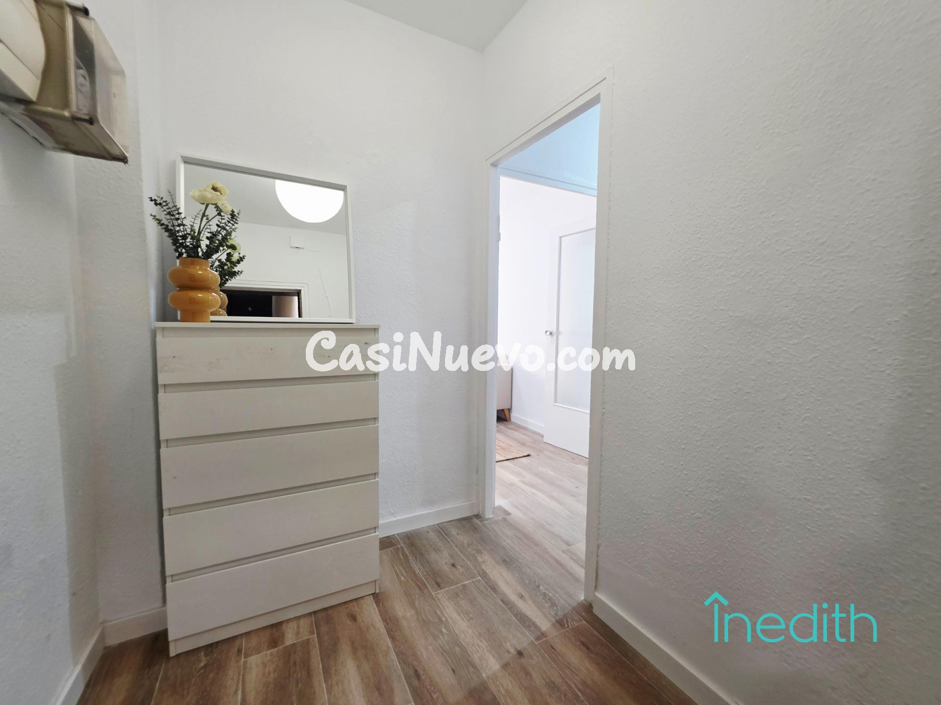 Piso de 3 habitaciones semireformado al lado Plaza Catalunya - foto 7
