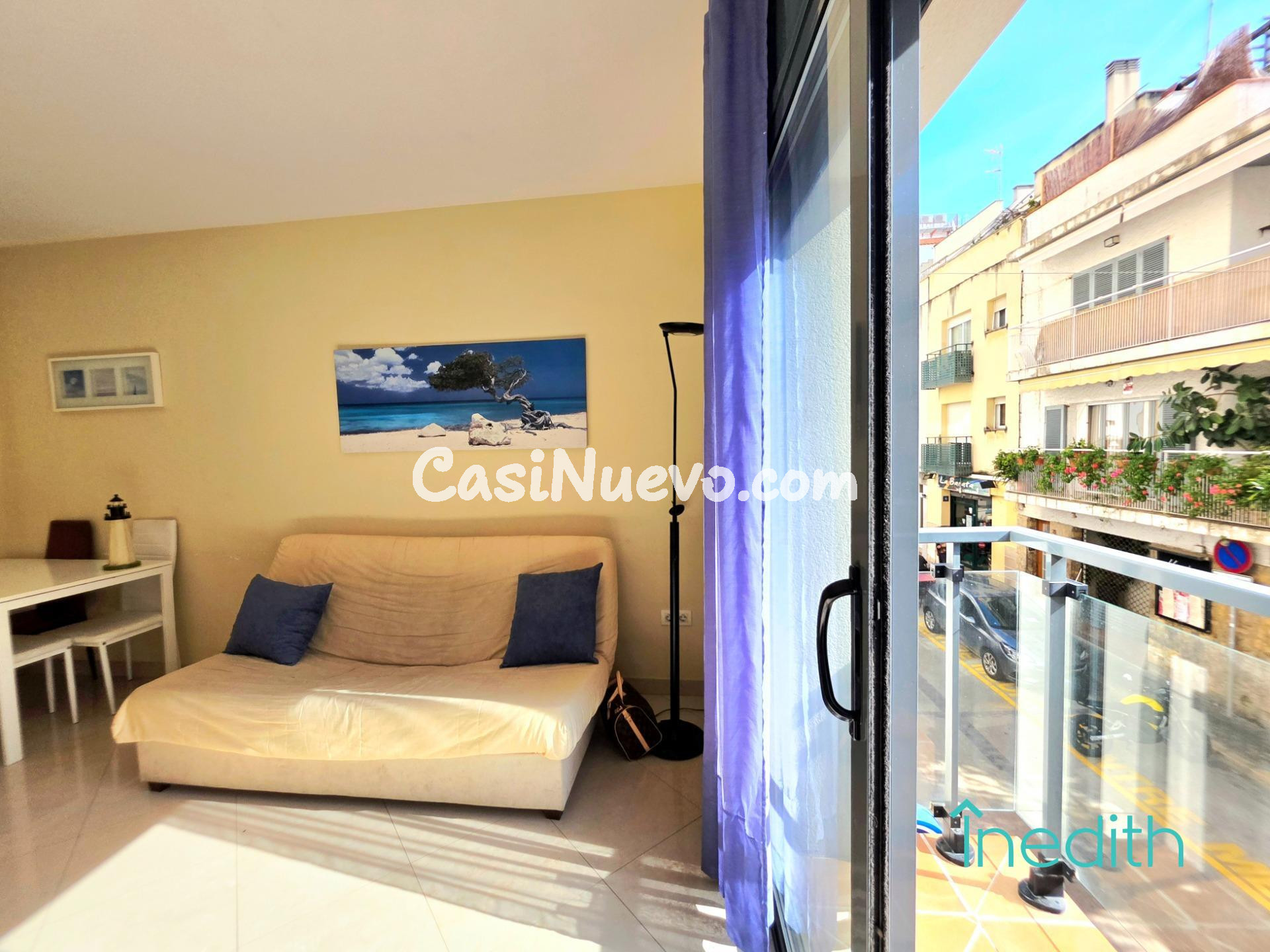 Piso seminuevo en calle tranquila del centro de Sitges a dos - foto 4